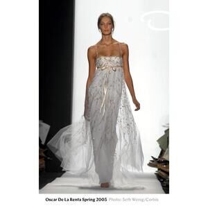 Oscar De La Renta Spring 2005 Flowing White Empire-waist Gown Embellishments 6-8